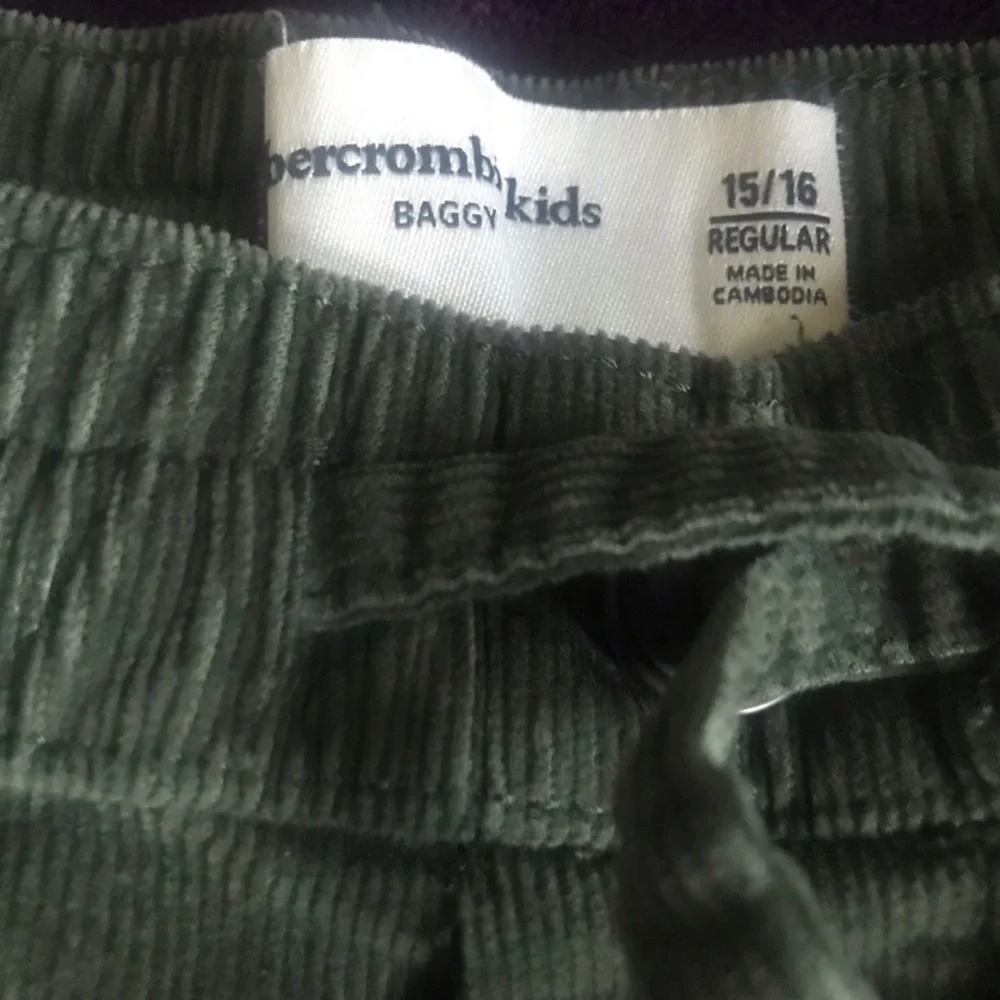 Abercrombie Kids Olive Green Cargo Pants - Elastic Waist NWOT Size 15/16